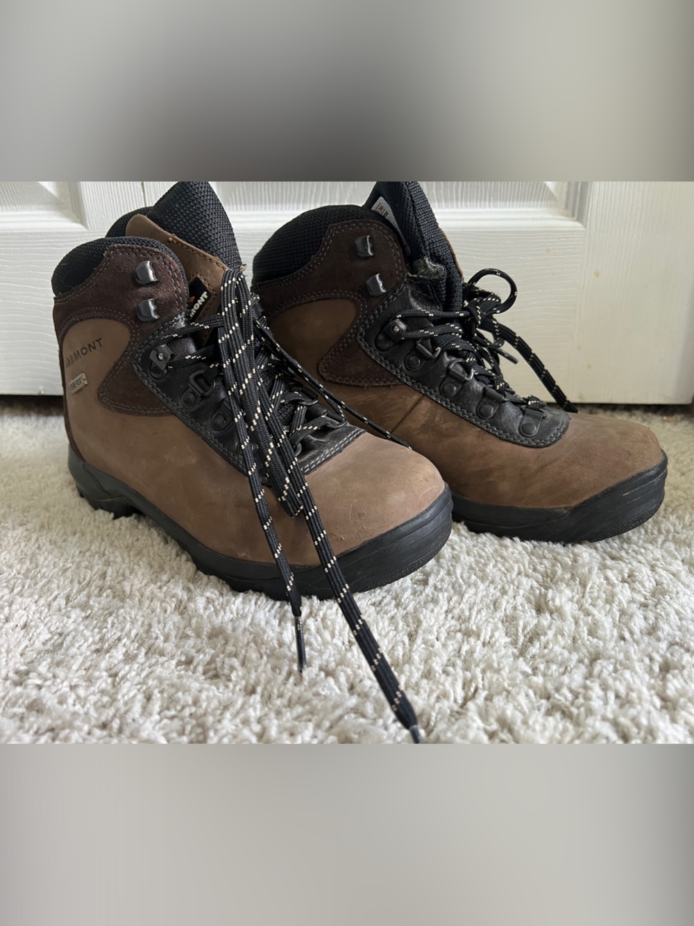 Women's Brown Lace-Up Gore-Tex Hiking Boots with Vibram Sole - (Garmont)